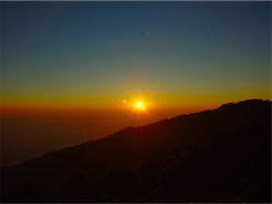 Sunrise at Tiger Hill :: Darjeeling